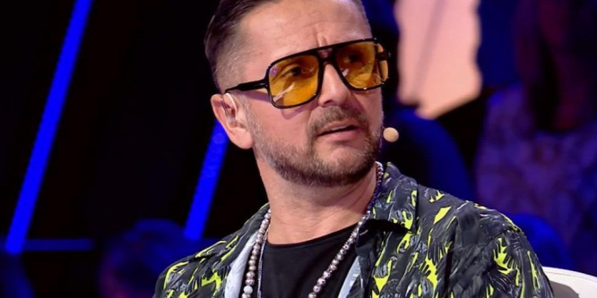 Hidrogénszőke hajra váltott Majka