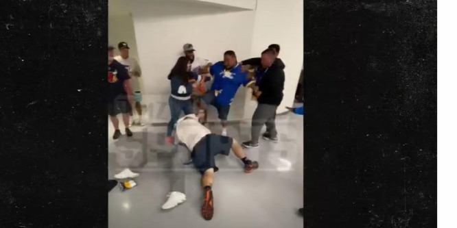 Összeverekedtek a szurkolók az NFL-meccsen - videó