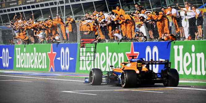 Ellépett a Ferraritól, Sainz mégis örül a rivális McLaren monzai győzelmének