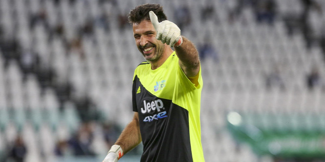 Social kosár: Buffon leiskolázta társait, Messi és Ronaldo passzolgat