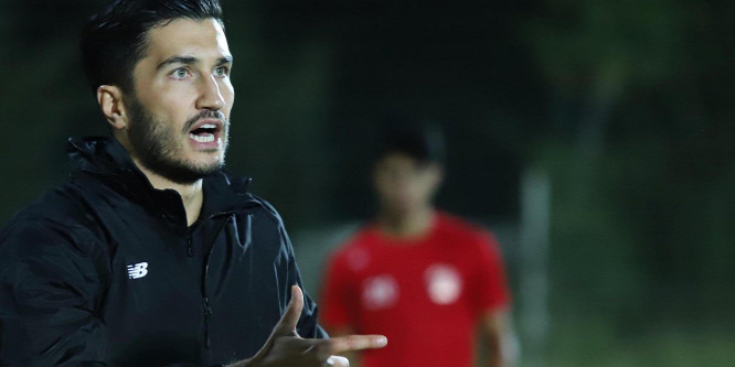 A Real Madrid és a Dortmund korábbi focistája egyik pillanatról a másikra lett játékosból vezetőedző