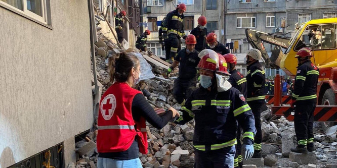 Összeomlott egy hétemeletes ház Georgiában - videó