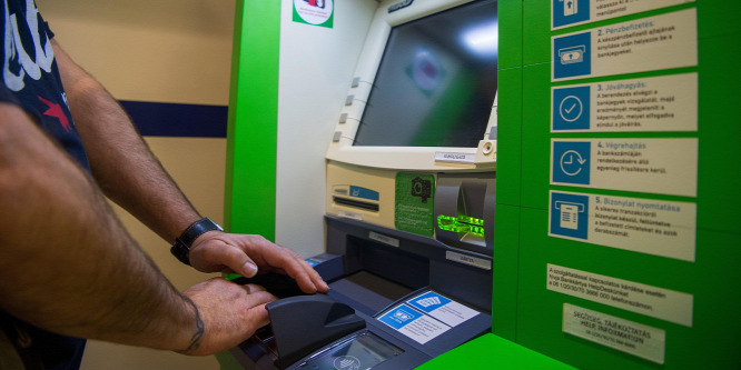 Pénzszállító fosztogatta a bankautomatákat Zalában: 10 milliót lopott össze