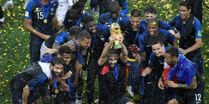 A Nemzetközi Olimpiai Bizottság is ellenzi, hogy kétévente rendezzenek foci-vb-t