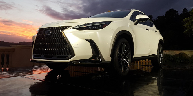Ilyen autót még sosem gyártott japán prémiummárka - Lexus NX menetpróba