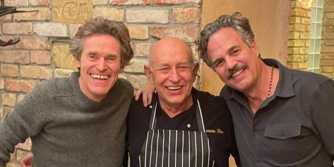 Willem Dafoe és Mark Ruffalo magyar étteremben fotózkodtak