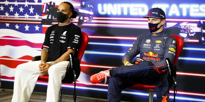 Anthony Hamilton szerint fia még folytatja a versenyzést, és nincs rosszban Verstappennel