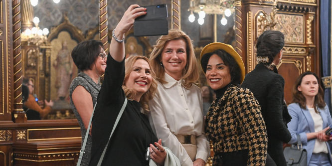 Kulturális sétára invitálta a diplomáciai testületek vezetőinek házastársait Herczegh Anita