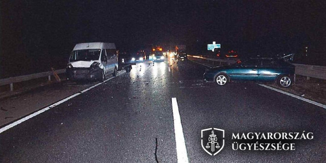 Részegen, jogosítvány nélkül karambolozott egy sofőr az M1-esen