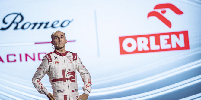Kubica és a főszponzor is marad az Alfa Romeóval az F1-ben