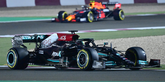 A Mercedes csalása helyett a Red Bull gondjai magyarázhatják a Katarban történteket