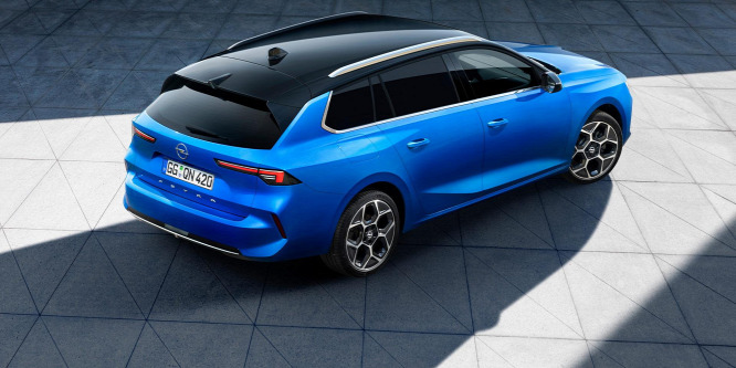 Bemutatták az Opel megfizethető új kombiját, aminél kevés mutatósabb van a világon