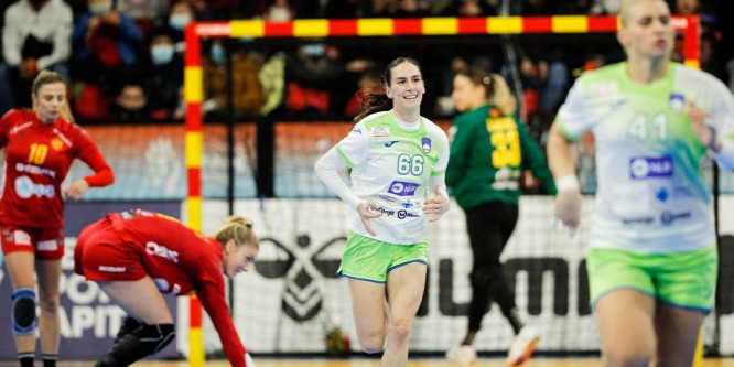 Még a balkáni rangadó is kiütéses győzelmet hozott a női kézi-vb harmadik napján