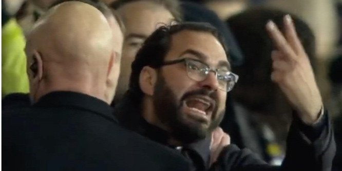 Magából kikelve őrjöngött a lelátón a Premier League-klub sportigazgatója - videó