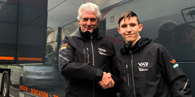Fiatal magyar pilótát igazolt Verstappen egykori csapata