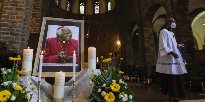Felravatalozták Desmond Tutu érseket, szombaton hamvasztják el