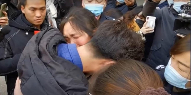 Négyévesen rabolták el, 30 év után talált haza édesanyjához a férfi - Videó