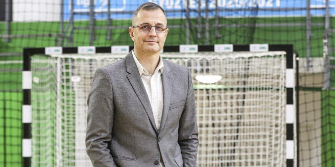 Távozik a Fradi edzője, korábbi legendás kézilabdázó veszi át a helyét