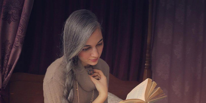 "Ez az én különlegességem" - már 13 éves korában őszülni kezdett Anna, az erdélyi aranyhaj - Fotó