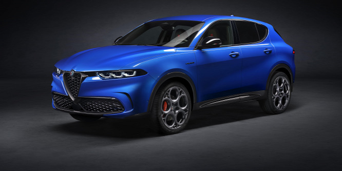 Öt év után új autót mutatott be az Alfa Romeo, ezen múlhat a márka jövője