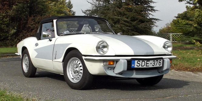 Vadászbombázó helyett sétarepül - Triumph Spitfire 1500 veteránteszt