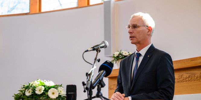 Soltész Miklós: Összefogással épült református templom Balatonakarattyán