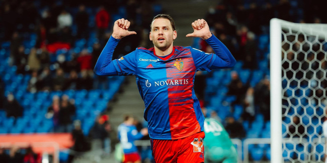 A Young Boys másodedzője szerint nem szabadott volna így bánni Szalai Ádámmal