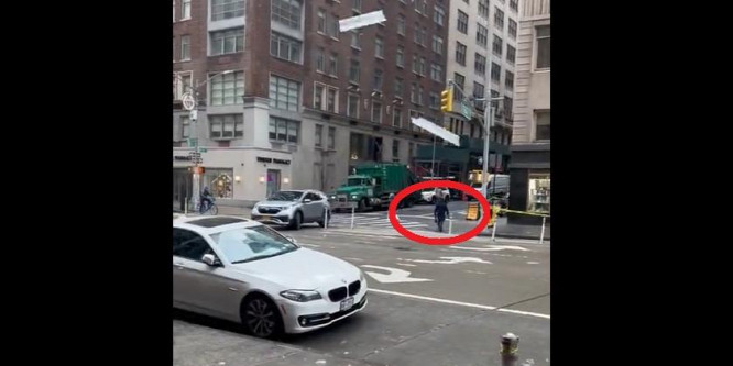 Soha nem fogja elfelejteni ezt a napot ez a New York-i járókelő - videó