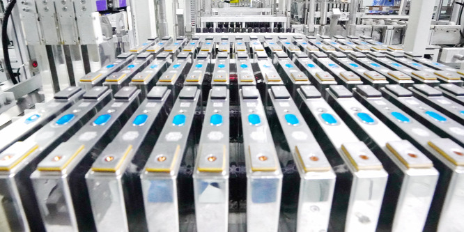 Elmondjuk, miért olyan drágák az elektromos autók akkumulátorai