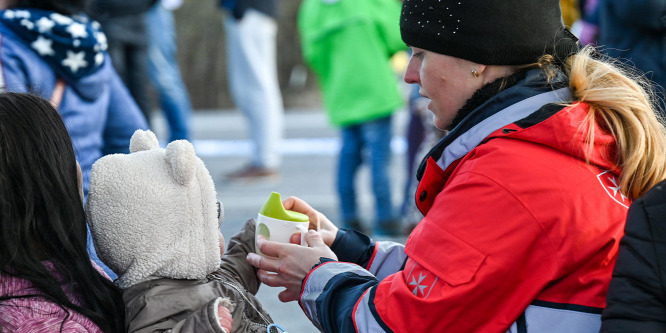 100 millió forinttal támogatja az E.ON Hungária a háborús menekülteket segítő szervezeteket