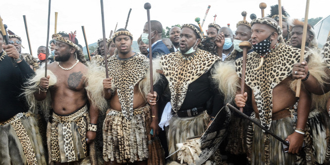 Ősi hagyomány szerint lép trónra Dél-Afrikában egy dúsgazdag király fia