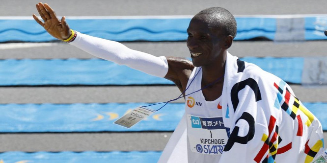 A kétszeres olimpiai bajnok, világcsúcstartó nyerte a Tokió Marathont