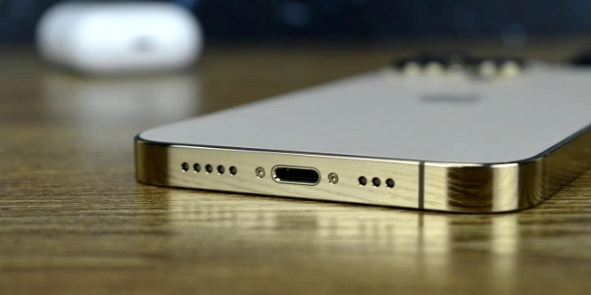 Megtartják a Lightning csatlakozót az iPhone 14 mobilok