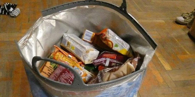 Egy háború elől menekülőknek gyűjtő adománypontból lopott egy férfi