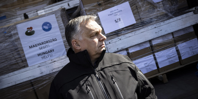 Orbán Viktor Záhonyban - a kormányfő öt kamionnyi adományt indított útnak Ukrajnába