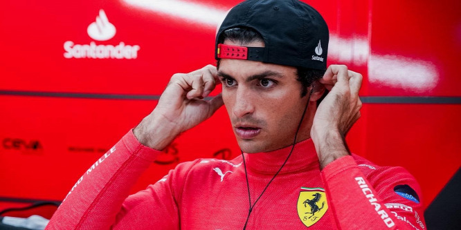 Hivatalos: Sainz marad a Ferrarinál