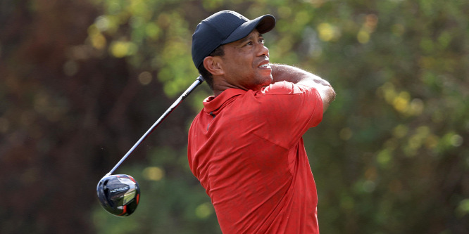 A súlyos autóbalesete után Tiger Woods visszatérhet a golfpályára