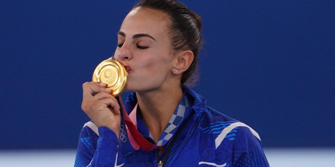 22 évesen visszavonult a Tokióban olimpiai aranyérmes tornász