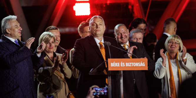 A szlovén miniszterelnök és Robert Fico is gratulált a Fidesz gyõzelméhez