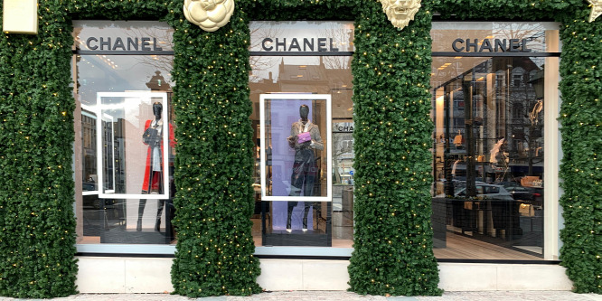 Fellázadtak az orosz influenszerek a Chanel ellen