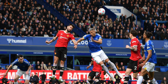 Újabb szánalmas vergődés, a kiesés elől menekülő Evertontól is kikapott a MU