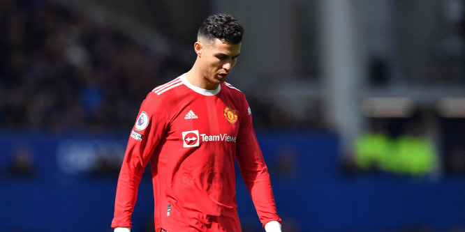 Videóra vették, ahogy Cristiano Ronaldo széttöri egy autista fiú telefonját