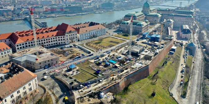 Fontos szakaszához érkezett a budai vár egyik legszebb épületének újjáépítése - galéria