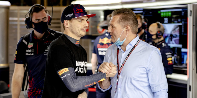 Jos Verstappen bevallotta: Öröm volt nézni ahogy a fia lekörözi Hamiltont