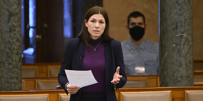 Hatalmasat bukott a választáson Bősz Anett, most Karácsony mellé ülteti Gyurcsány
