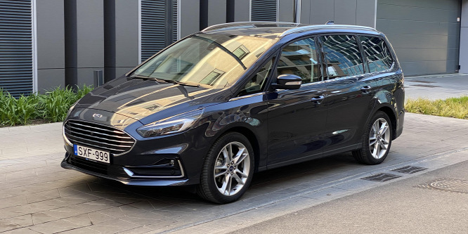 Budapesttől Rómáig egy tank benzinnel - Ford Galaxy 2.5 FHEV teszt