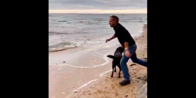Nekifutott, hogy átugorja a pataktorkolatot, ami ezután történt, arra mindig emlékezni fog - videó