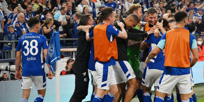 Visszajutott hétszeres német bajnok focicsapat a Bundesligába - videó