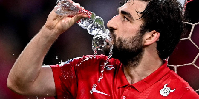 Nem lesz nemzetközi kupaszereplés, a Nike faképnél hagyta a sztrárcsapatot