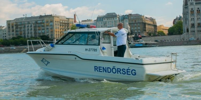 A Dunába zuhant egy 17 éves fiú a Petőfi hídról
